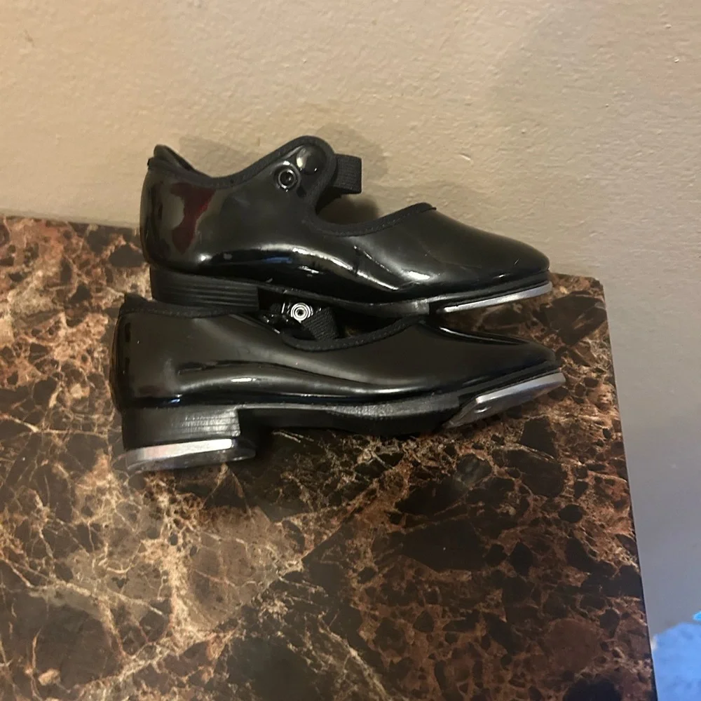 Capezio Kids Glossy Black Dress Shoes - size toddler 8.5